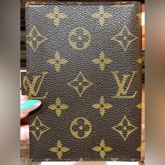 Louis Vuitton Monogram Agenda PM β€οΈππ₯ - Picture 4 of 17